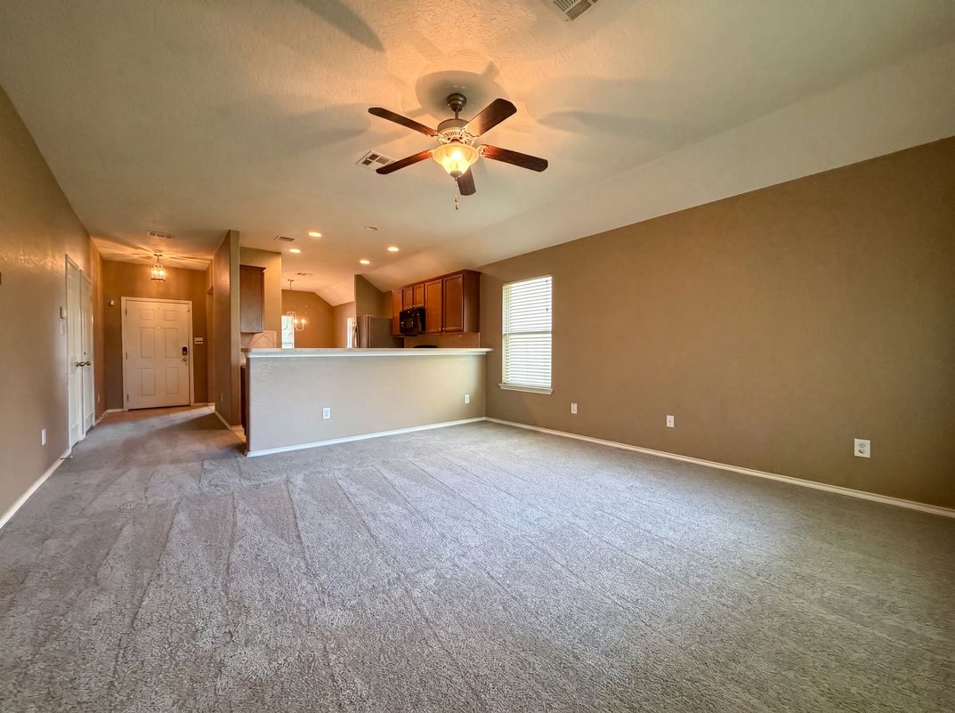 Photo 3 of 15 of 361 Saddlehorn Way, Cibolo, TX