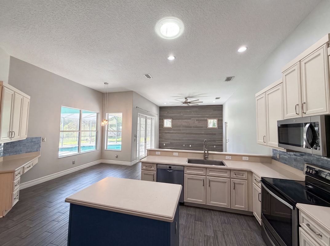 Property photo 2 of 3100 Conrad Ct