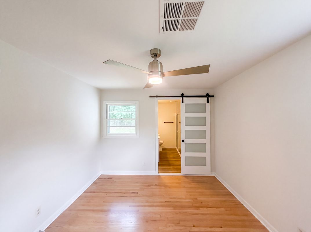 Photo 16 of 22 of 4913 Millpoint Rd, Greensboro, NC