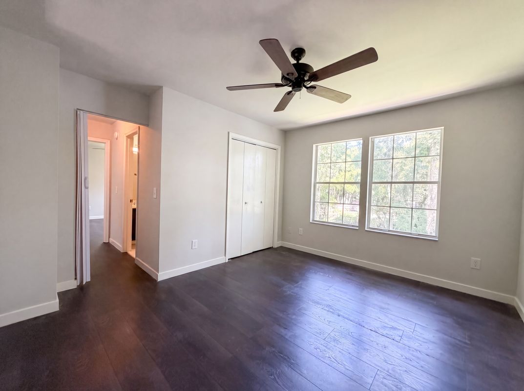 Photo 17 of 20 of 321 Paradise Cir, Satsuma, FL
