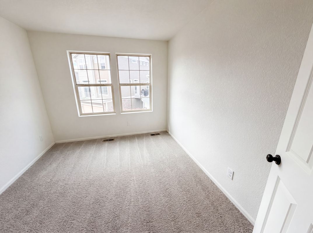 Photo 17 of 34 of 10186 Zeno St, Commerce City, CO