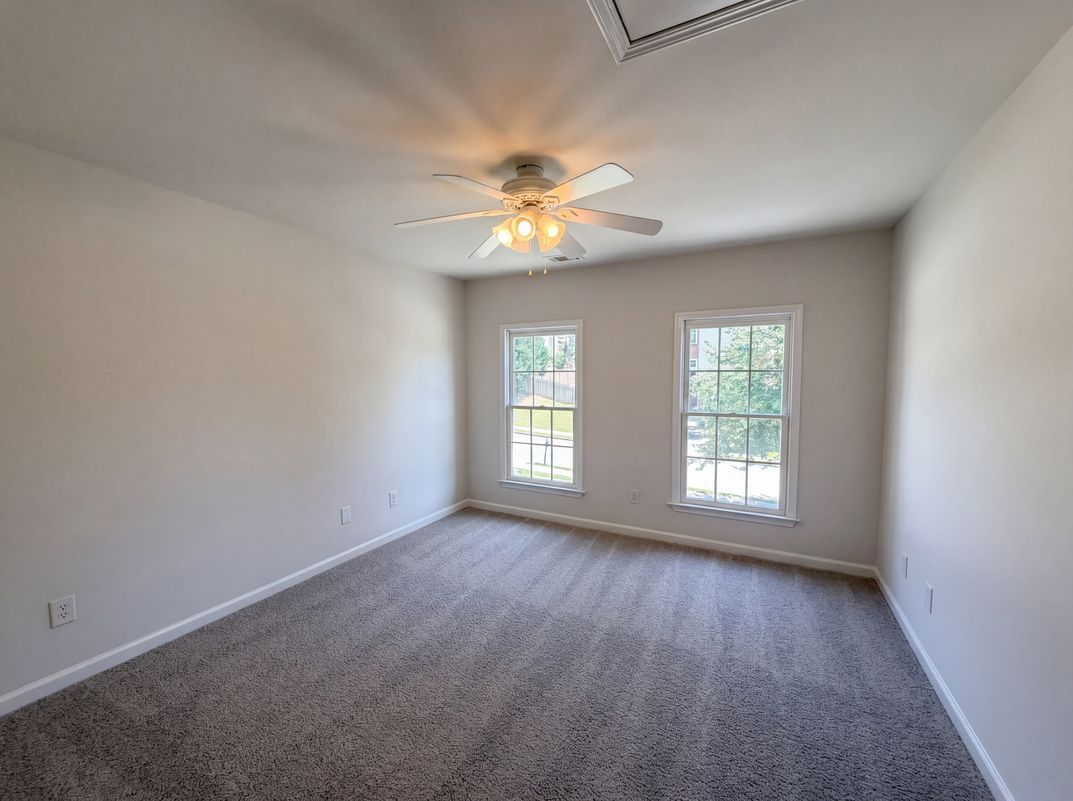 Photo 11 of 23 of 861 Windsor Creek Dr, Grayson, GA