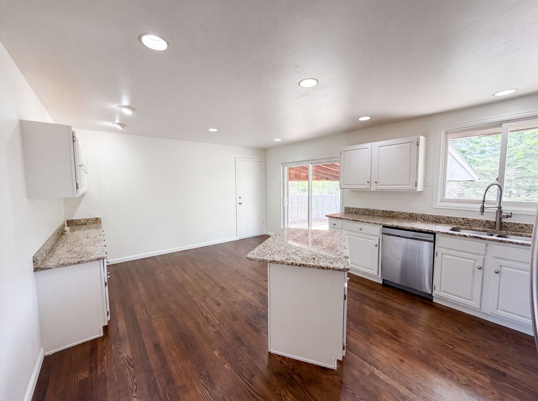 Photo 6 of 28 of 885 W 7th Avenue Dr, Broomfield, CO