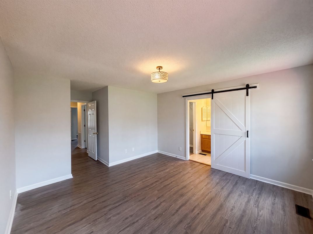 Photo 8 of 17 of 4013 Burleigh Pl, Fayetteville, NC