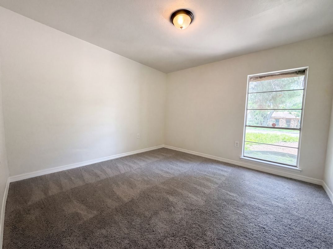 Photo 10 of 17 of 2906 Keslake St, San Antonio, TX