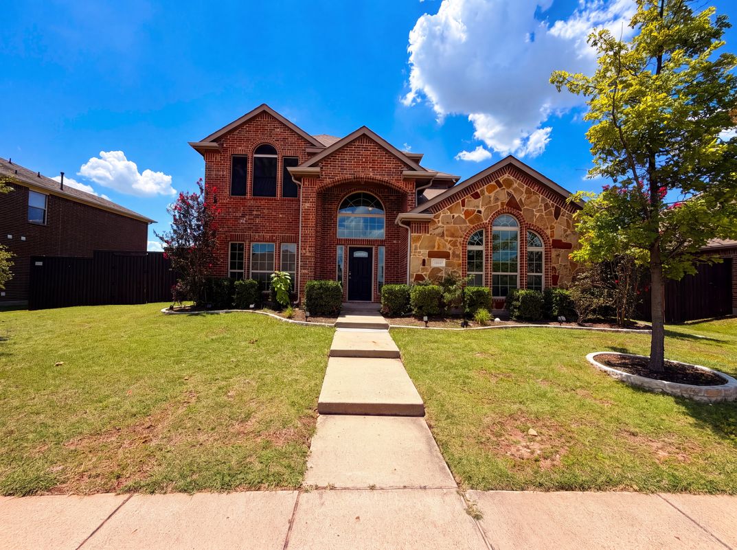 Property photo 1 of 1217 Maverick Ln