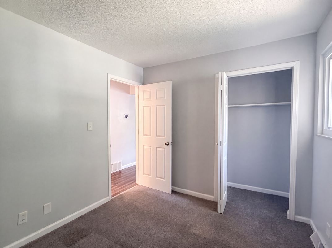Photo 4 of 33 of 1415 Bolenhill Ave, Columbus, OH
