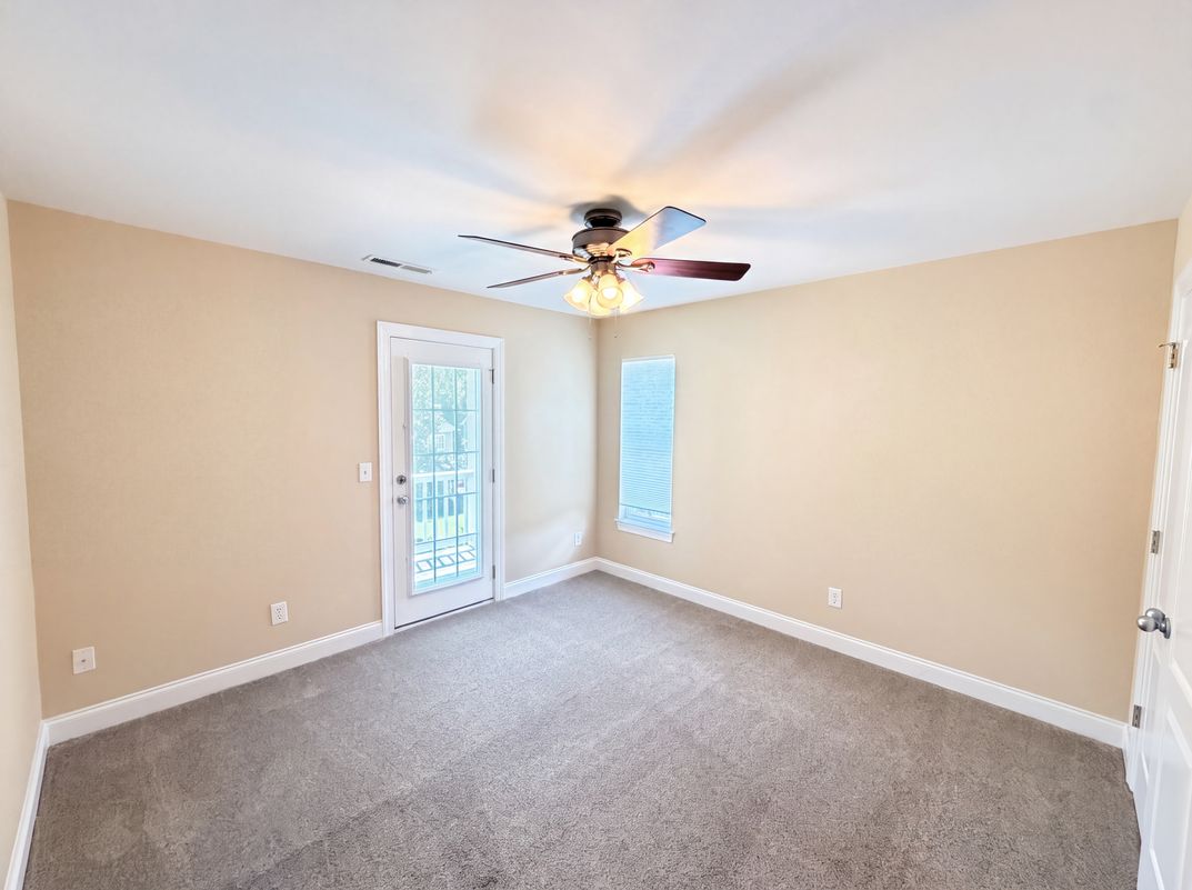 Photo 13 of 28 of 9928 Daufuskie Dr, Charlotte, NC