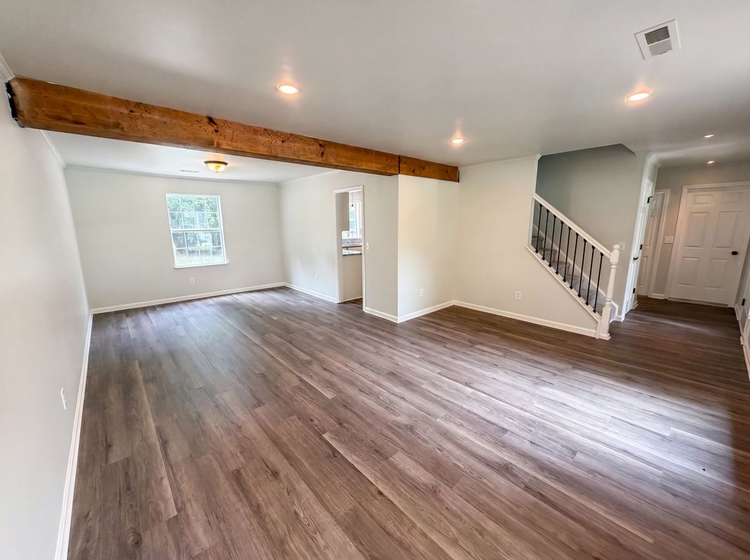 Photo 3 of 28 of 142 Silvermill Rd, Columbia, SC
