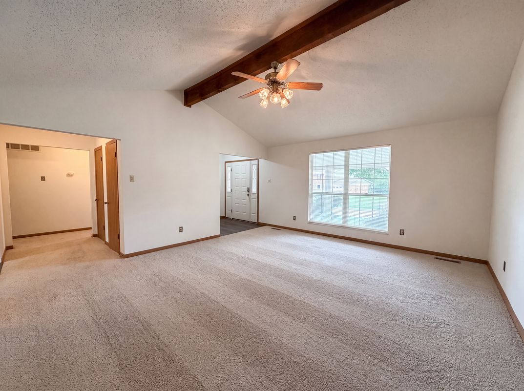 Photo 7 of 21 of 3679 Vago Ln, Florissant, MO