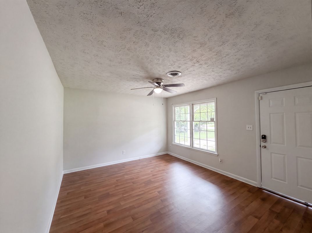 Photo 3 of 16 of 6616 Amanda Cir, Fayetteville, NC