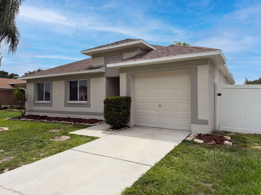 Photo 18 of 22 of 13236 Pike Lake Dr, Riverview, FL