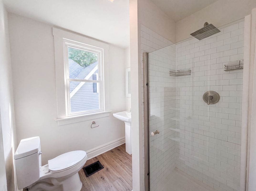 Photo 11 of 22 of 415 N 4th St, Saint Charles, MO