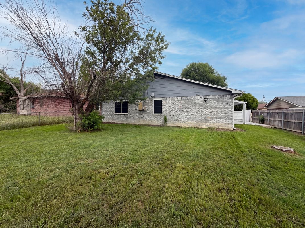 Photo 17 of 18 of 203 W Hogan Dr, Copperas Cove, TX