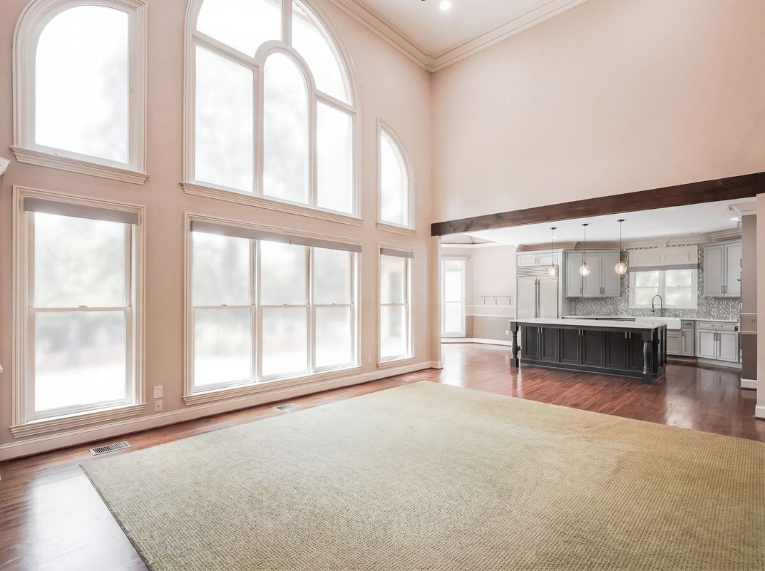 Photo 7 of 35 of 5064 Greystone Way, Hoover, AL