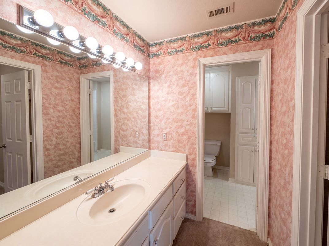 Photo 18 of 27 of 2533 Vista Creek Ct, Garland, TX