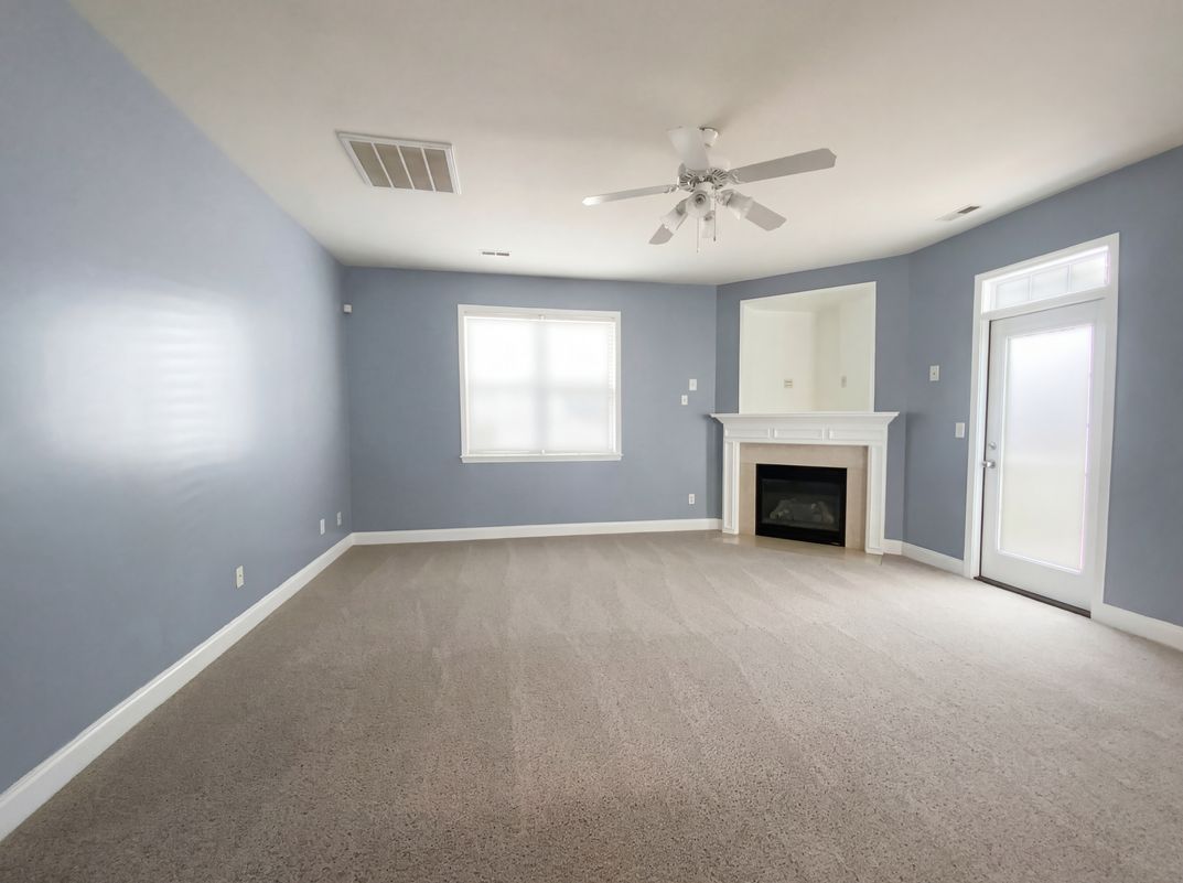 Photo 3 of 19 of 8915 Cinder Ln, Huntersville, NC