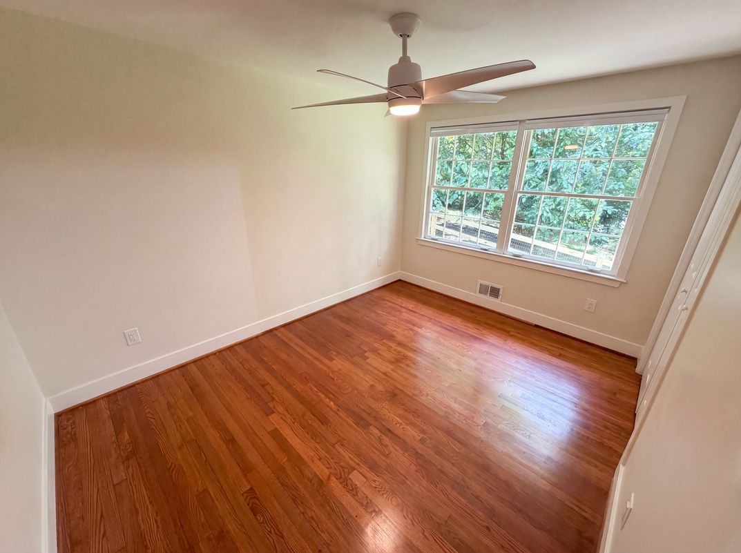 Photo 12 of 23 of 2320 Capehart Cir NE, Atlanta, GA