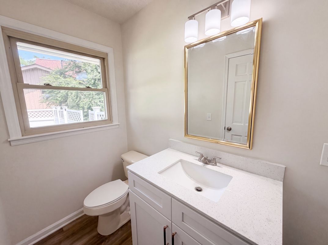 Photo 13 of 22 of 212 Islandia Ct W, Nashville, TN
