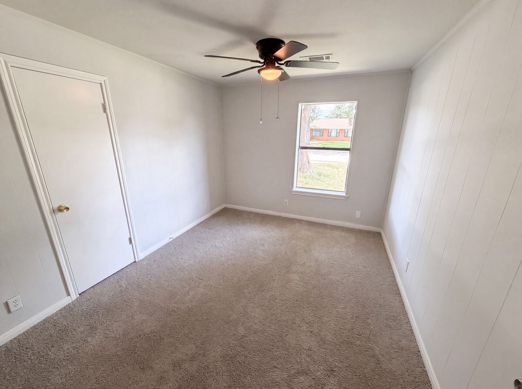 Photo 14 of 20 of 10502 Bessemer St, Houston, TX