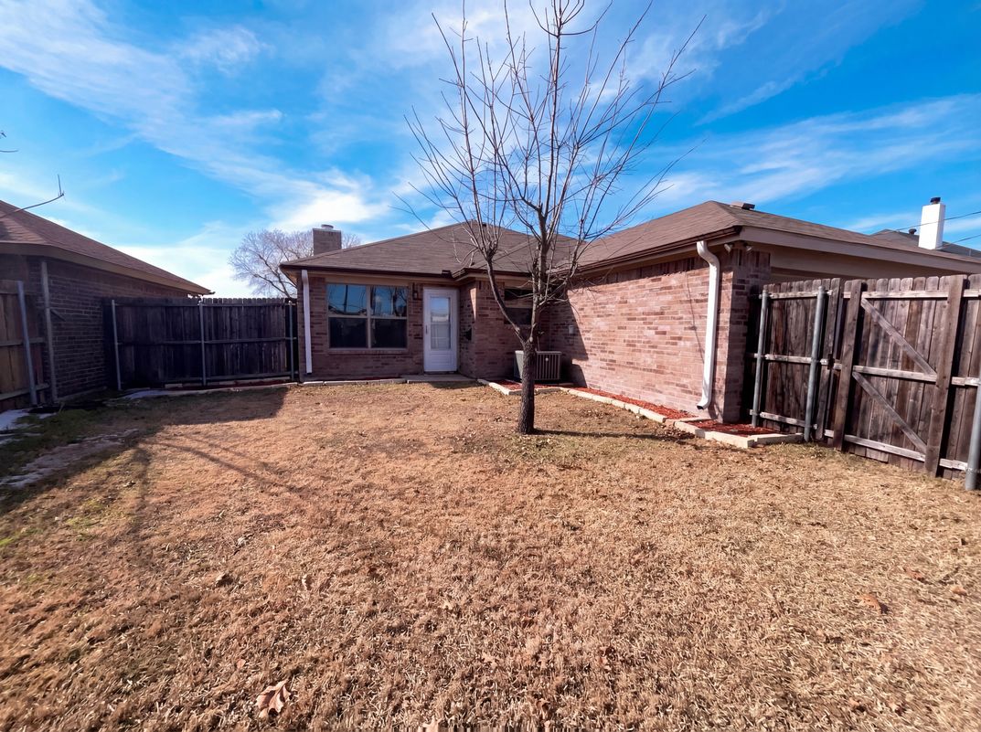 Photo 25 of 26 of 4522 Mariner Dr, Rowlett, TX