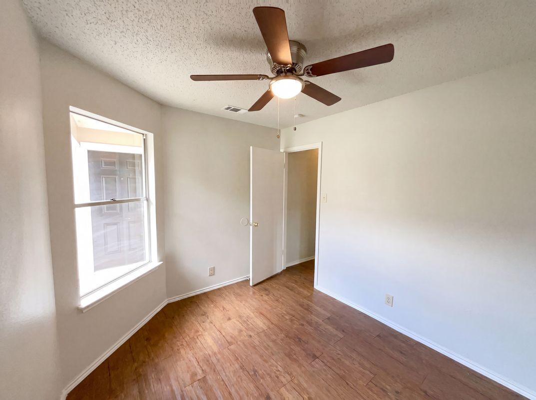 Photo 6 of 17 of 7358 Weybridge, San Antonio, TX