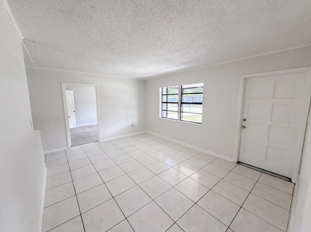 Photo 9 of 23 of 459 Notre Dame Dr, Altamonte Springs, FL