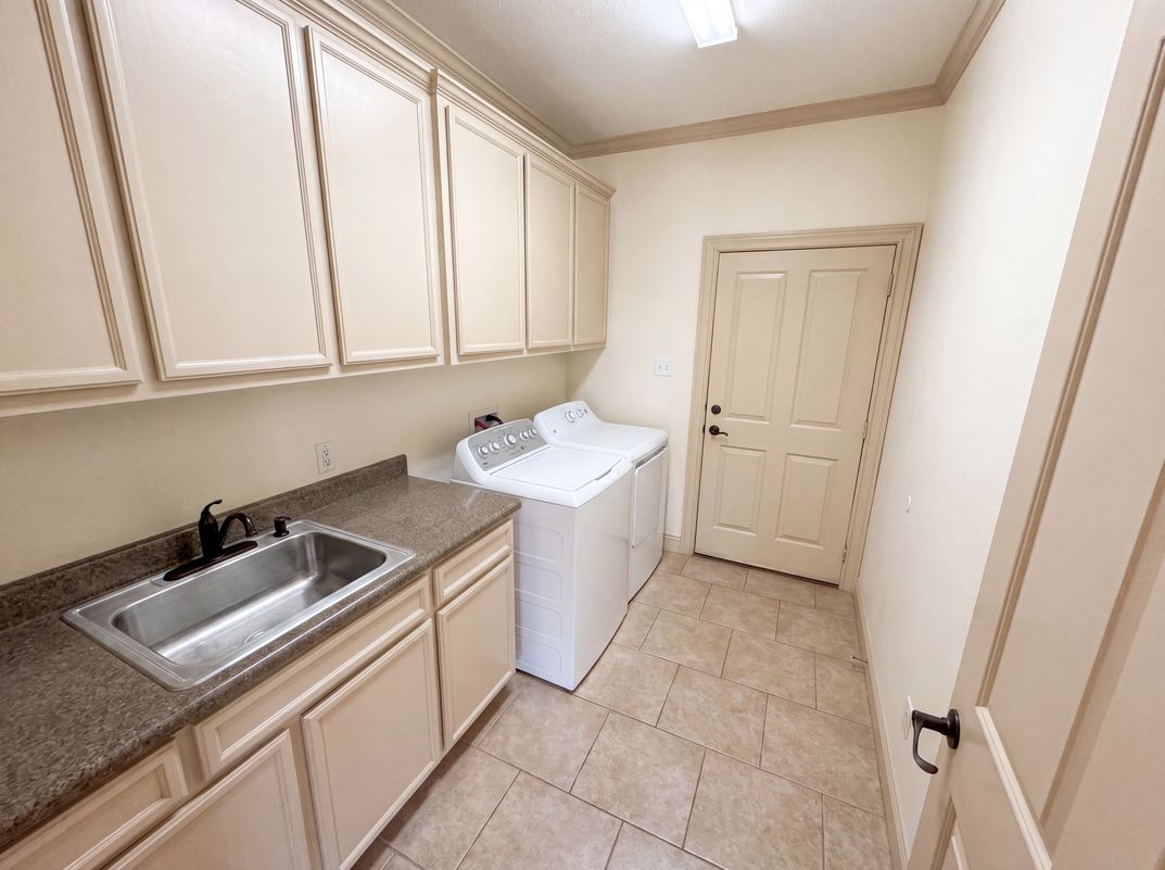 Photo 19 of 24 of 7945 Laurelwood St, Beaumont, TX