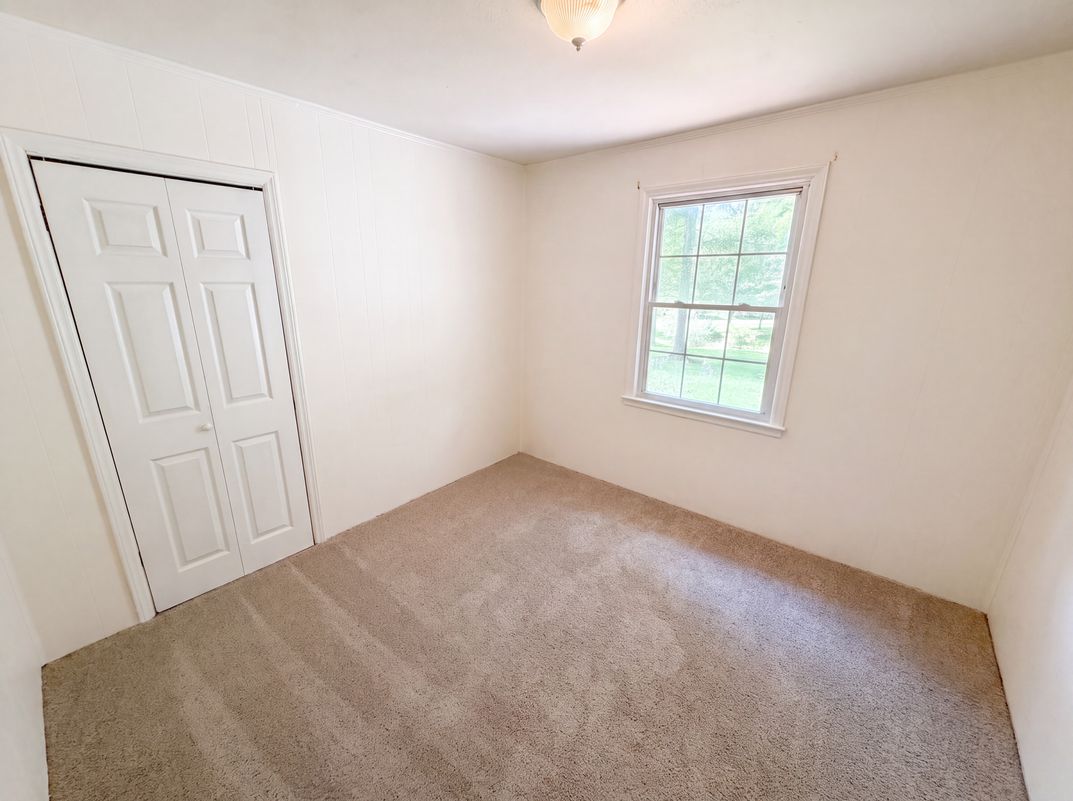 Photo 4 of 23 of 5100 Robinwood Dr, Charlotte, NC