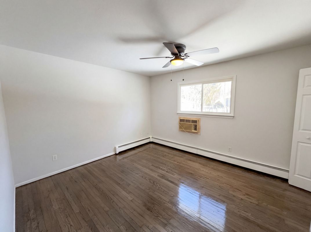 Photo 12 of 24 of 47 Brandywine Cir, Piscataway, NJ