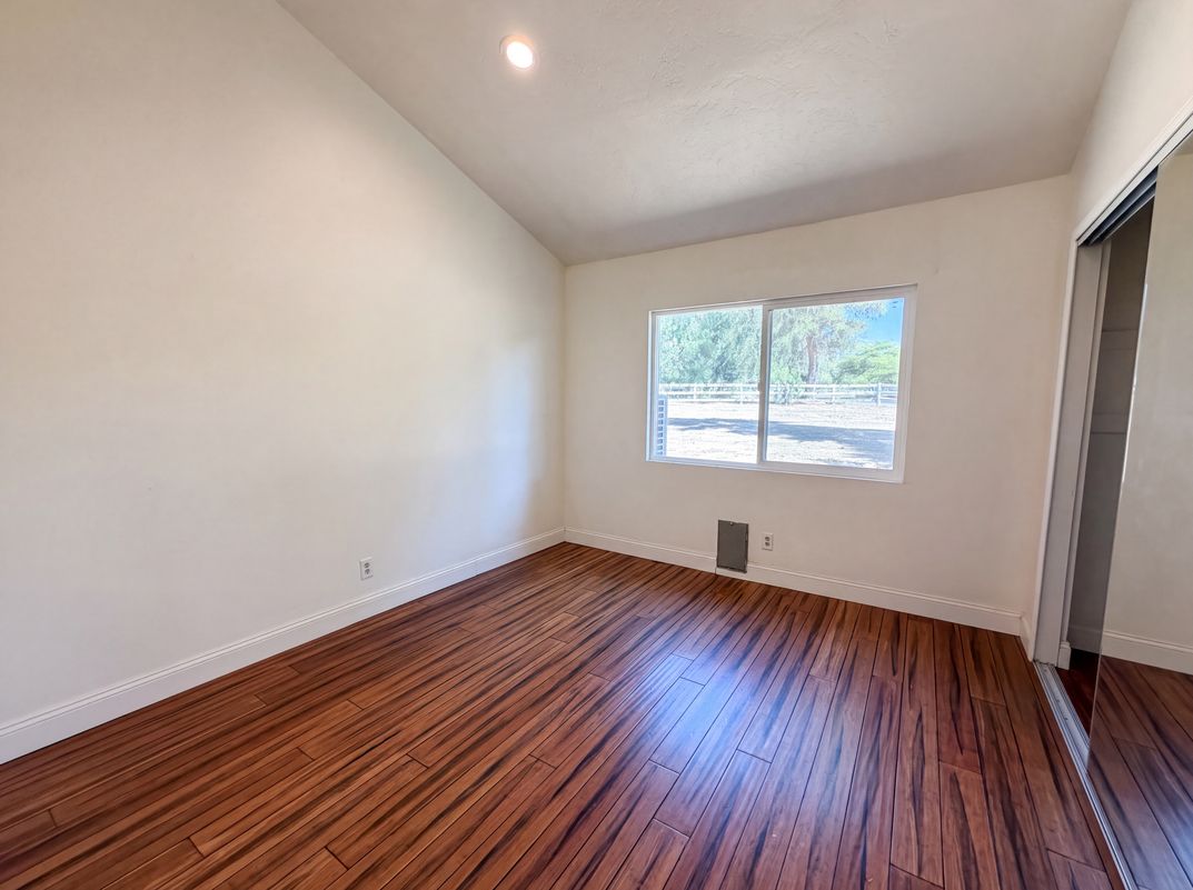 Photo 4 of 40 of 15408 Glentree Rd, Valley Center, CA