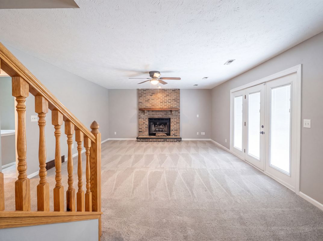 Photo 2 of 79 of 1503 Featherstone Rd, Rockford, IL