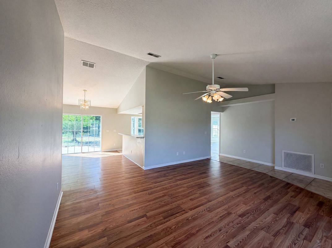 Photo 8 of 20 of 17052 SW 39th Cir, Ocala, FL