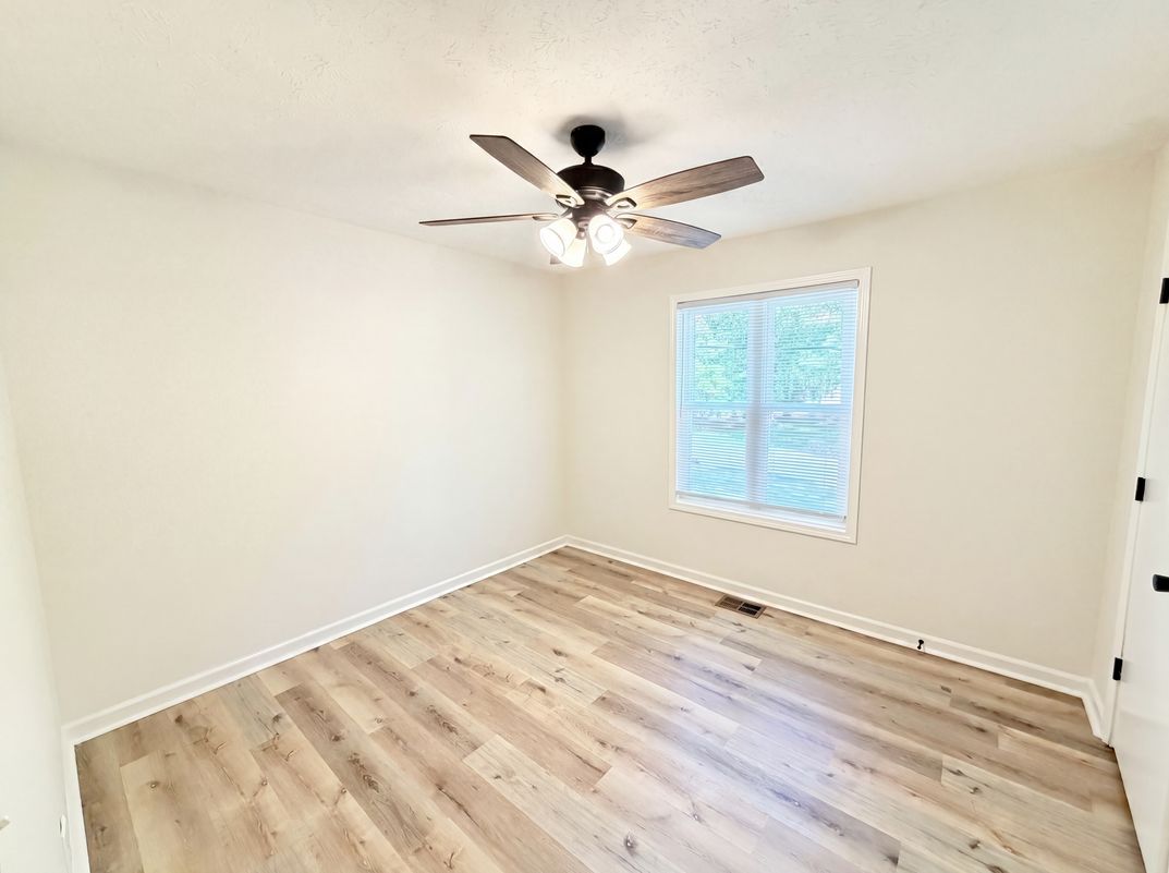 Photo 12 of 24 of 1327 Towne Harbor Trl, Woodstock, GA