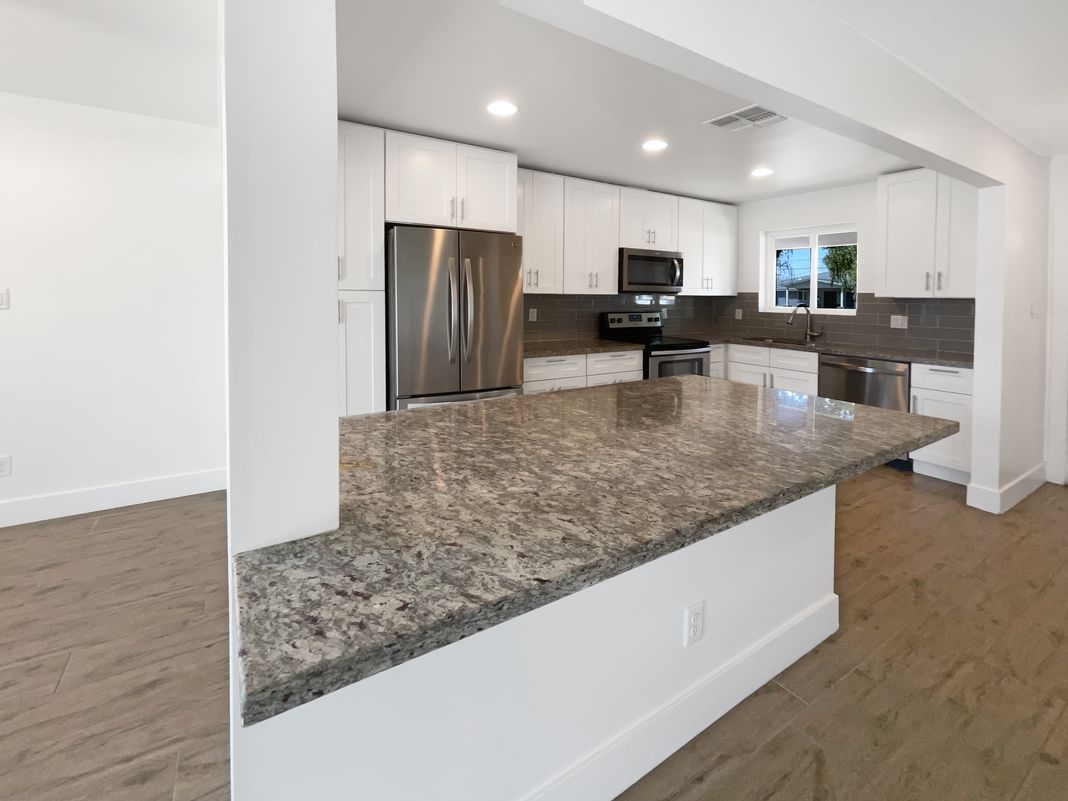 Photo 10 of 28 of 7231 N 23rd Ave, Phoenix, AZ