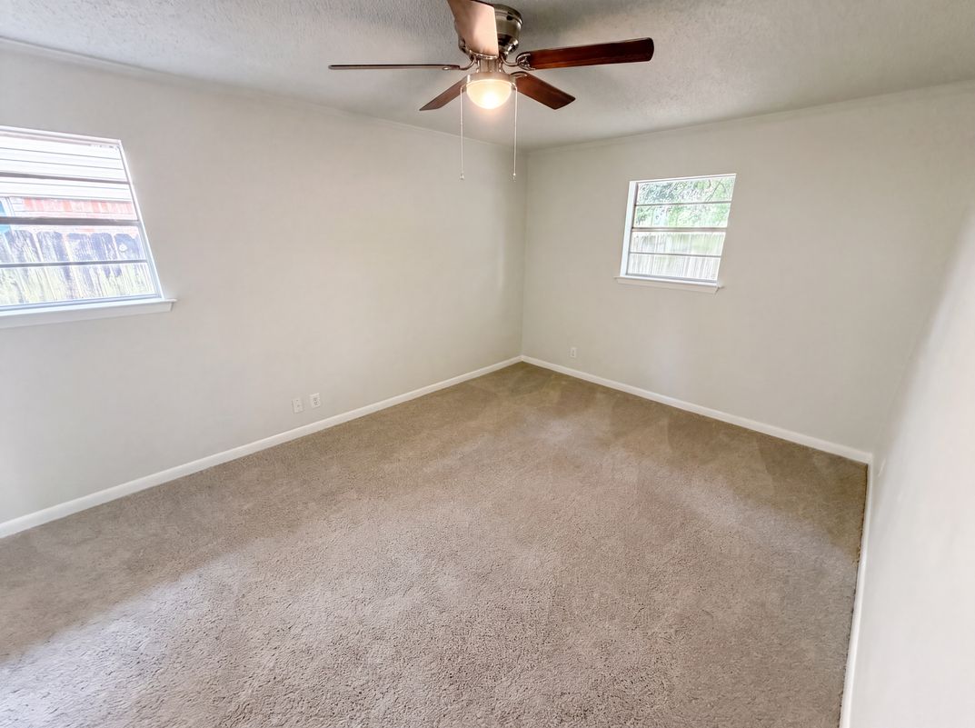 Photo 10 of 21 of 912 S 23rd St, Nederland, TX