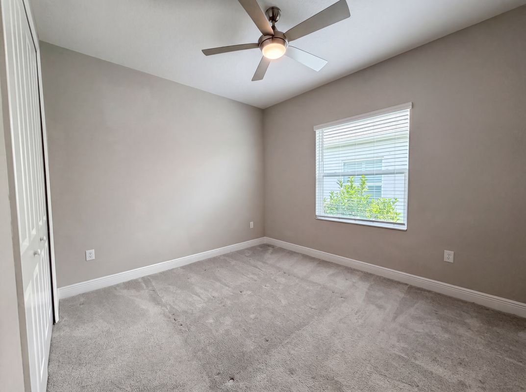 Photo 17 of 34 of 10710 Falling Leaf Ct, Parrish, FL