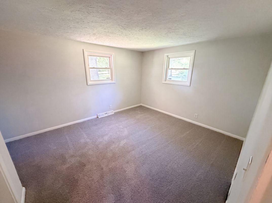 Photo 16 of 19 of 2434 W 67th St, Indianapolis, IN