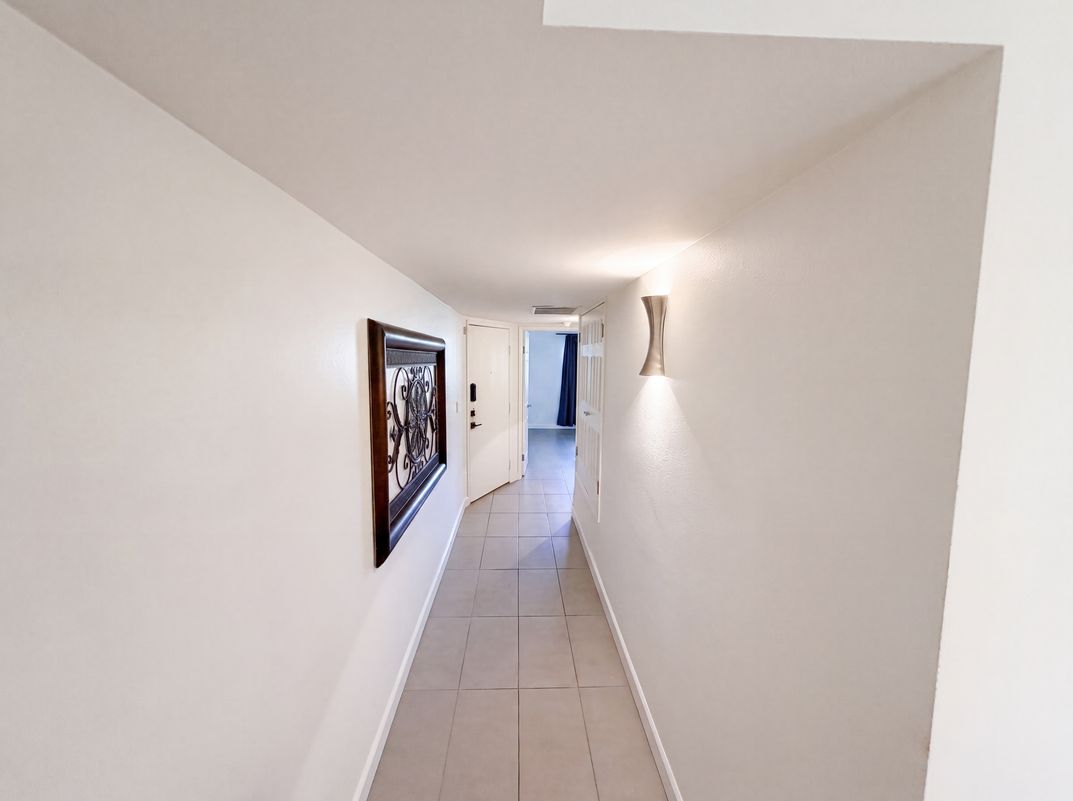 Photo 6 of 18 of 5300 E Waverly Dr, Palm Springs, CA