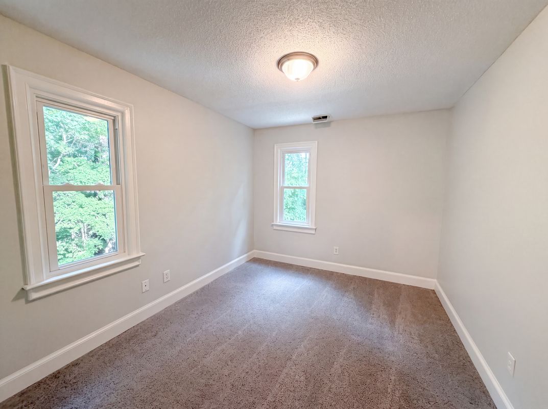 Photo 11 of 45 of 212 Conrad Cir, Columbia, SC