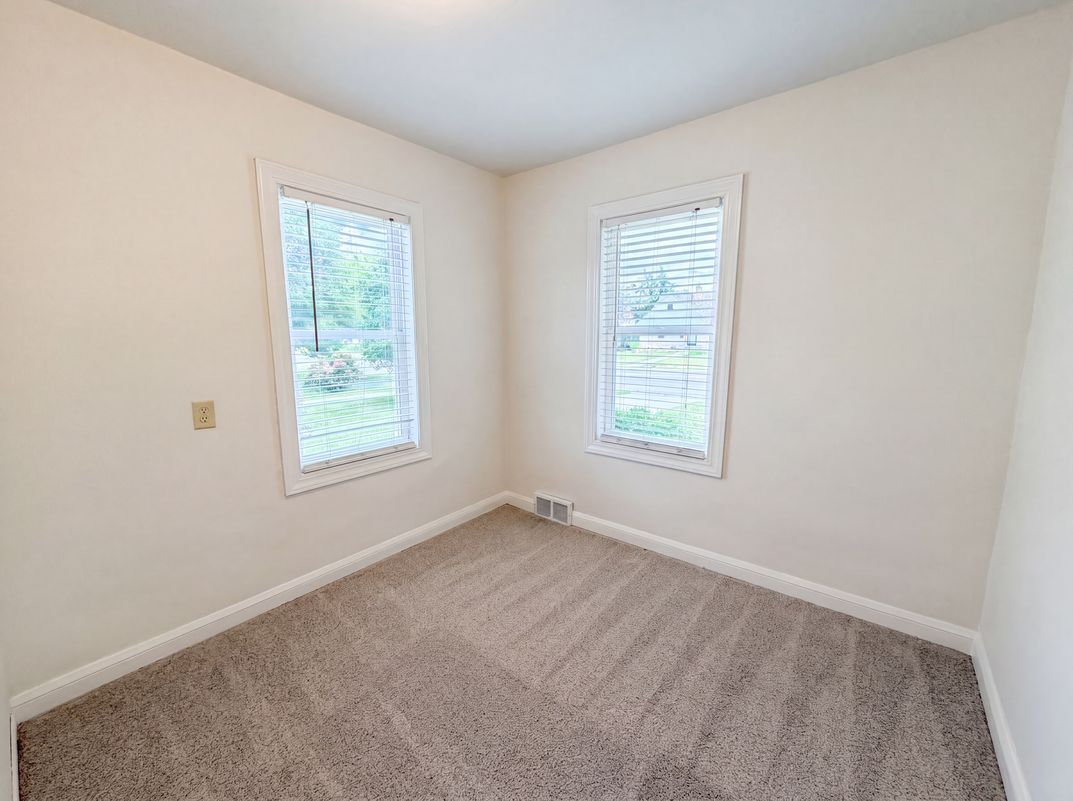 Photo 8 of 18 of 6026 Xerxes Ave S, Edina, MN