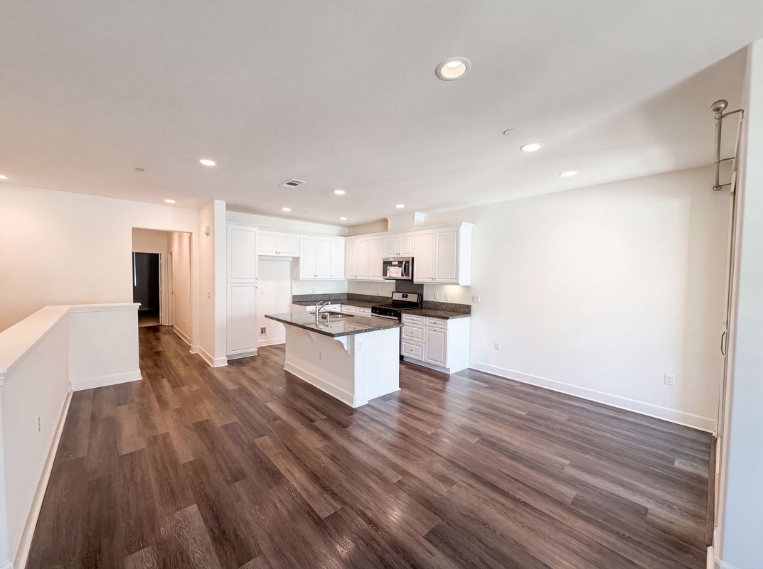 Photo 7 of 28 of 3120 E Yountville Dr, Ontario, CA
