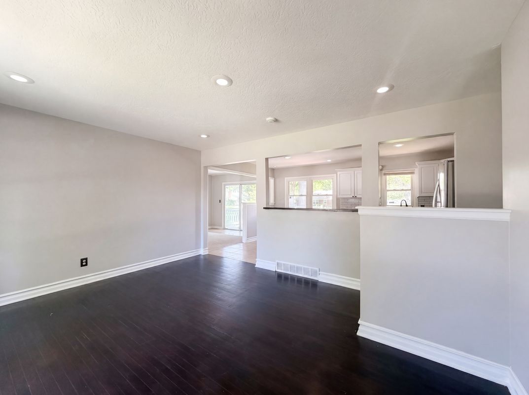 Photo 12 of 21 of 3809 S Drumm Ave, Independence, MO