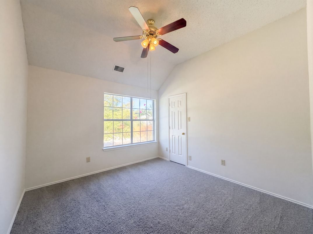 Photo 12 of 27 of 905 Ridgemont Dr, Allen, TX