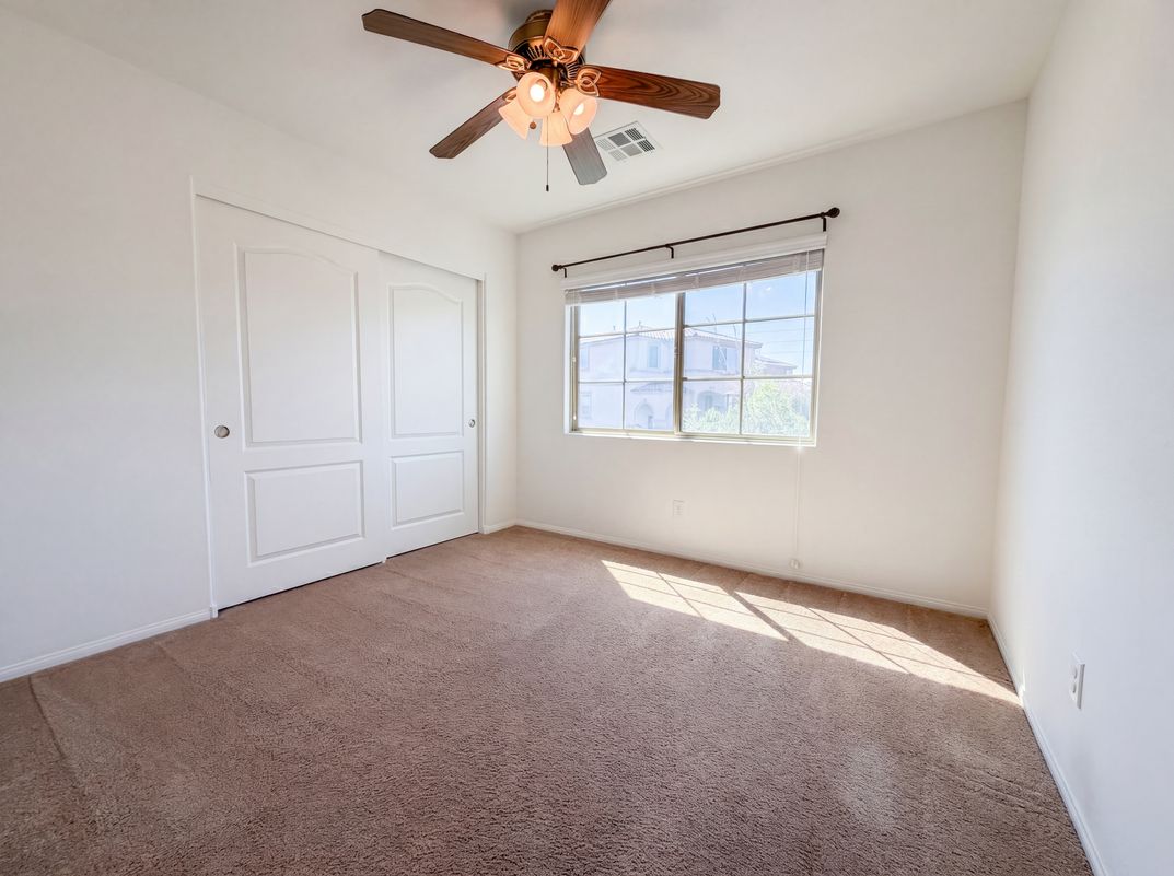 Photo 12 of 23 of 7698 Falmoth Bay Ct, Las Vegas, NV