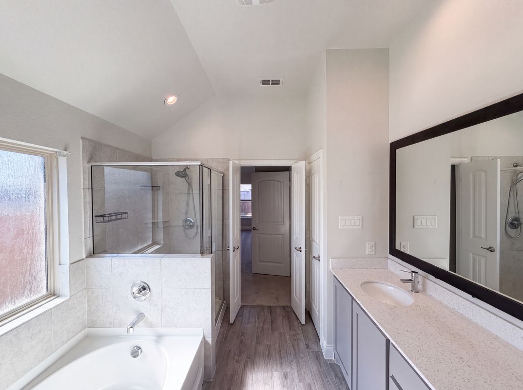 Photo 11 of 20 of 1530 Woodmere Dr, Krum, TX