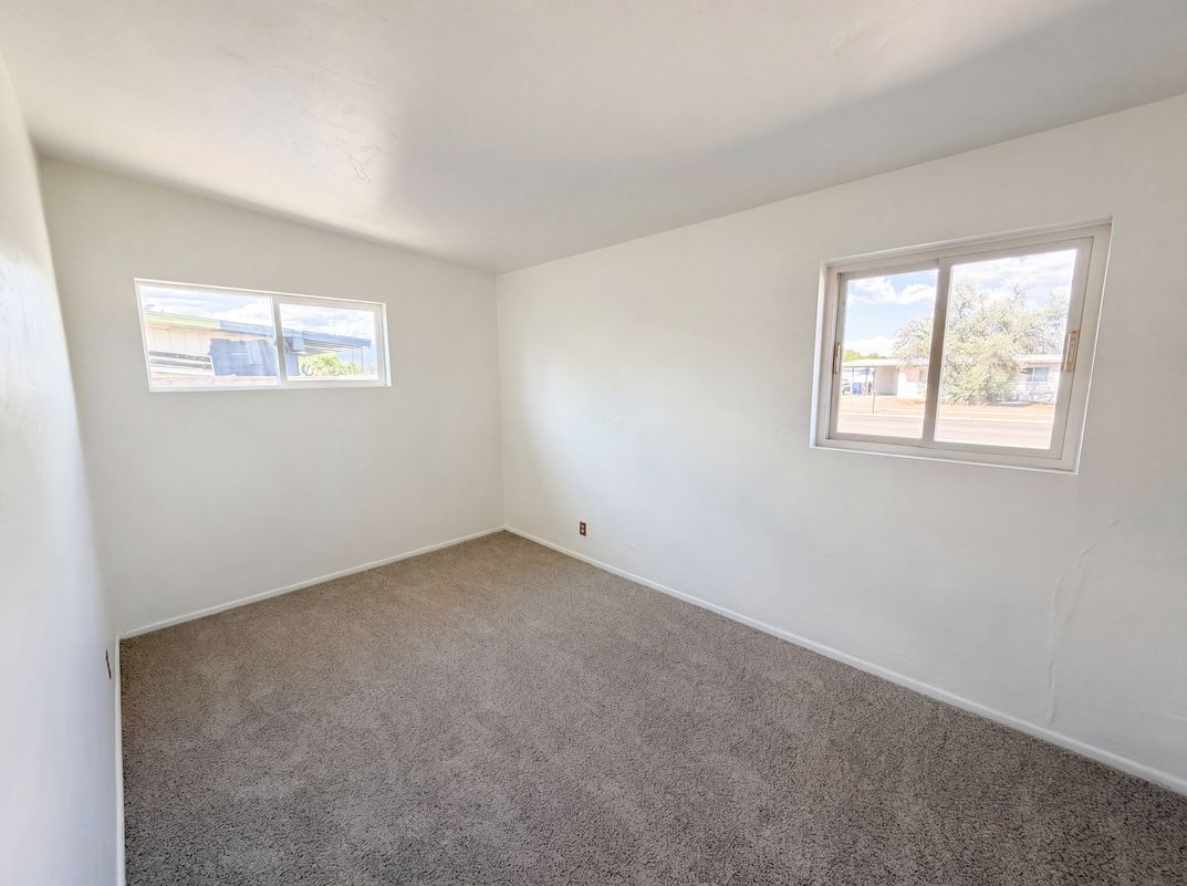Photo 15 of 25 of 650 S Kenyon Dr, Tucson, AZ