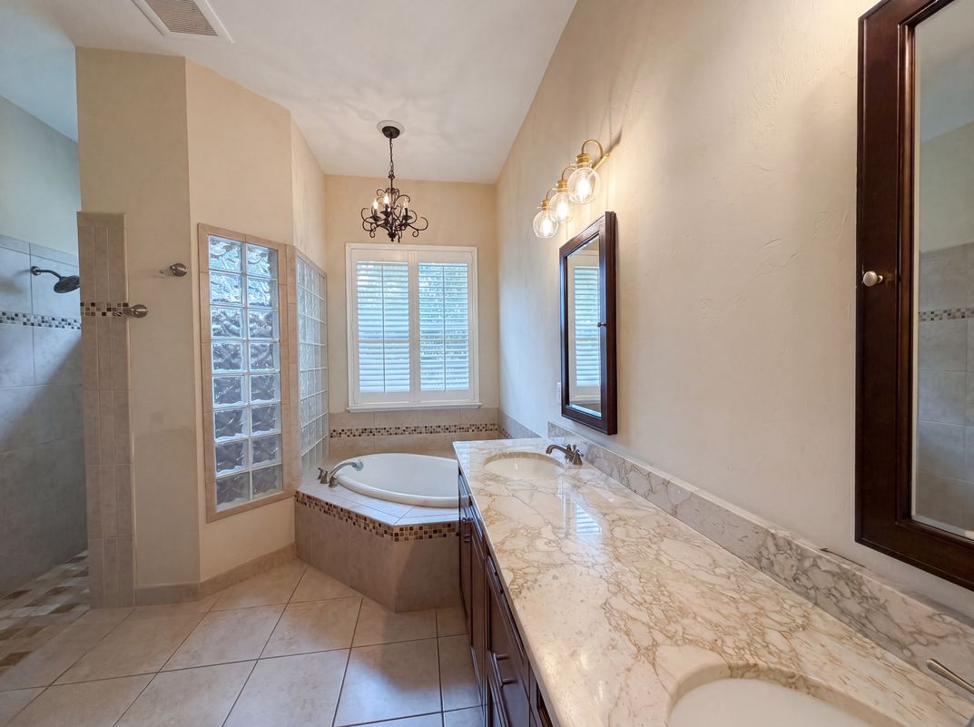 Photo 21 of 33 of 13478 NW 9th Rd, Newberry, FL