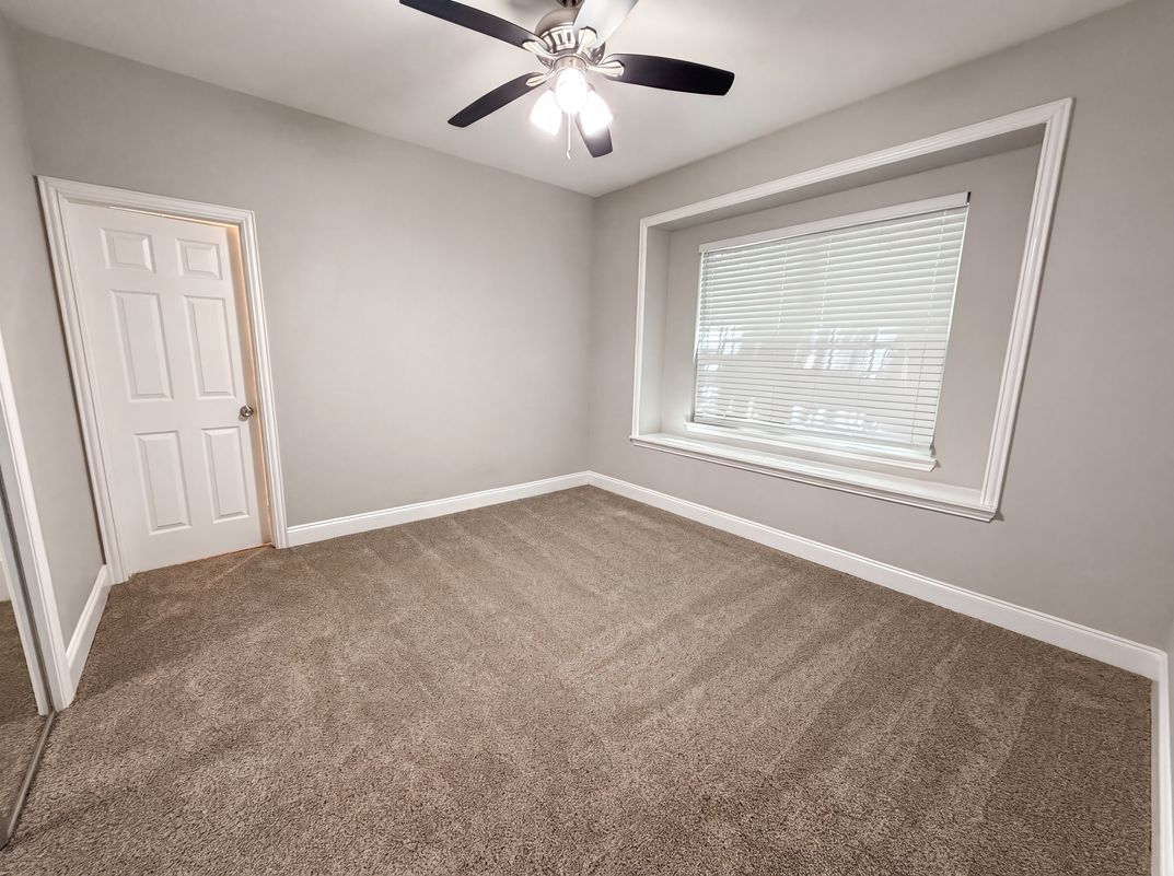 Photo 13 of 19 of 101 Griffin St, Waxahachie, TX