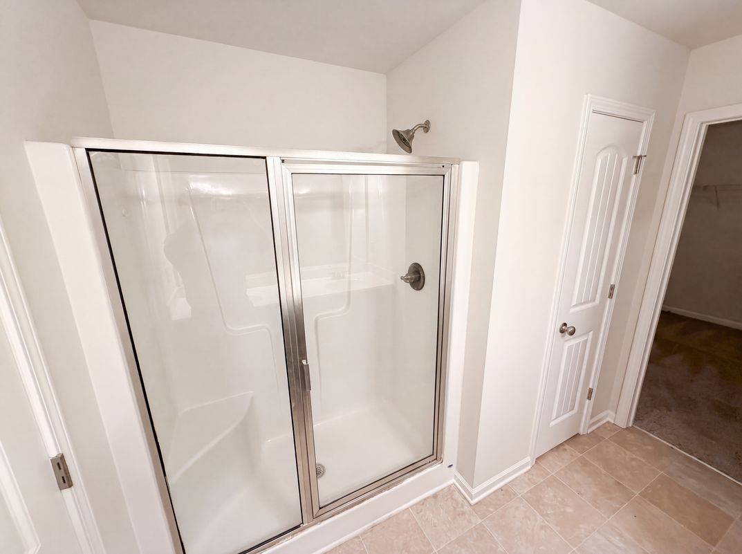 Photo 16 of 34 of 821 Walnut Woods Dr, Braselton, GA